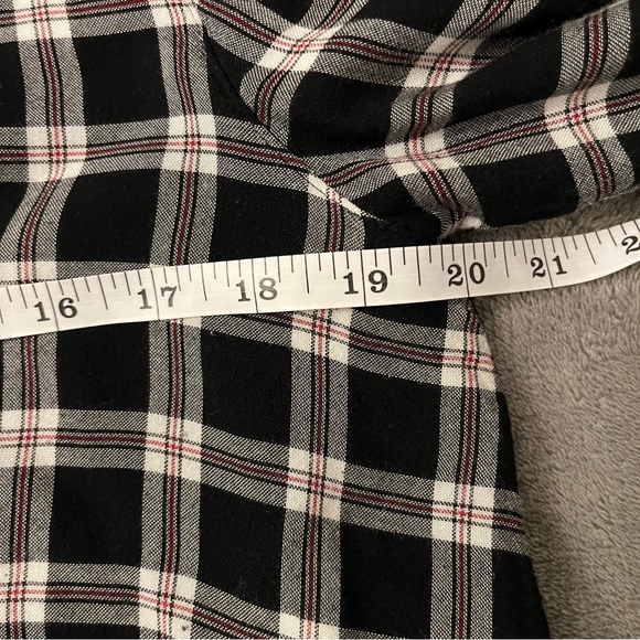 ✨3 for $19✨J. Jill Plaid Long Sleeves w Pockets - Picture 9 of 9